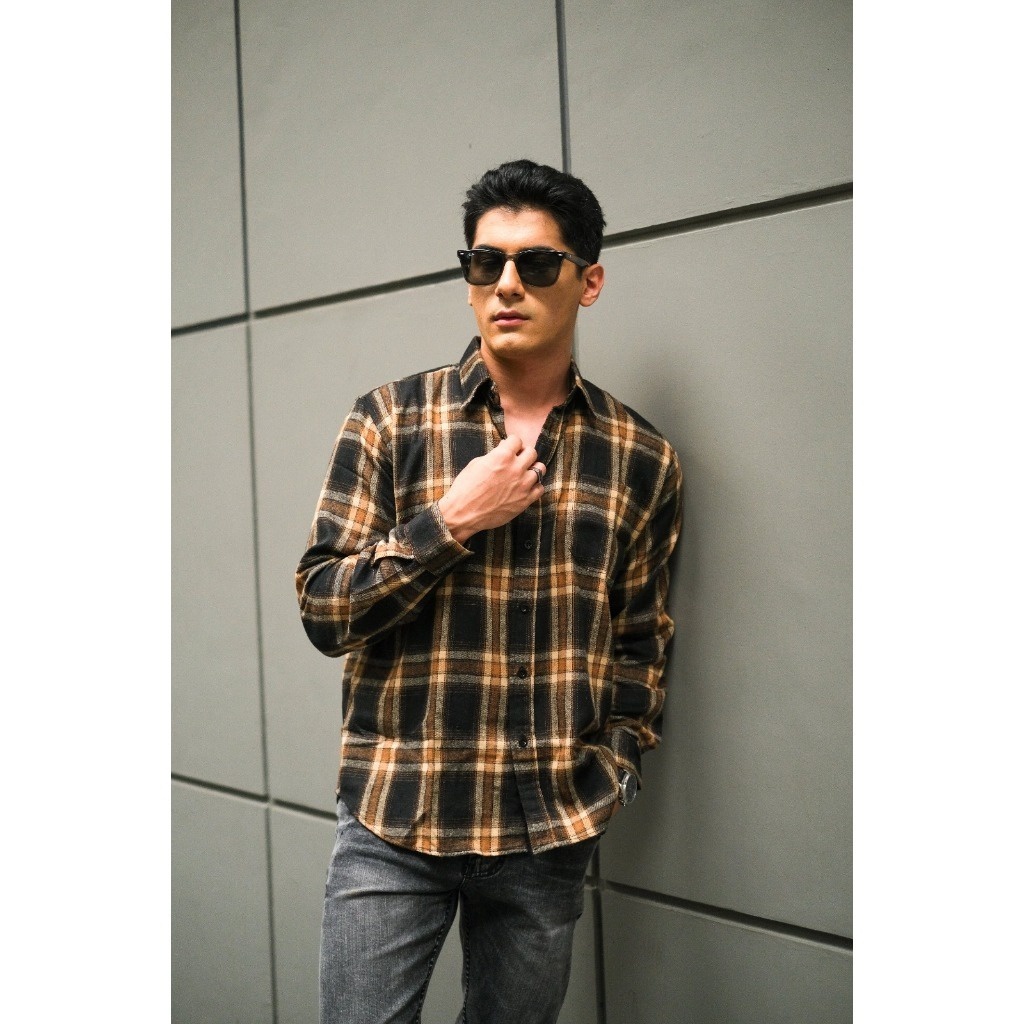 Weird Jeans - Oswald Brown - Kemeja Pria Lengan Panjang Hitam Kasual Nyaman - Image 3