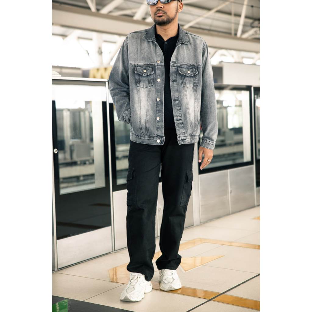 Weird Jeans - Loose Fit Deep Black Cargo - Celana Jeans Panjang Pria Loose Fit Polos Nyaman - Image 2