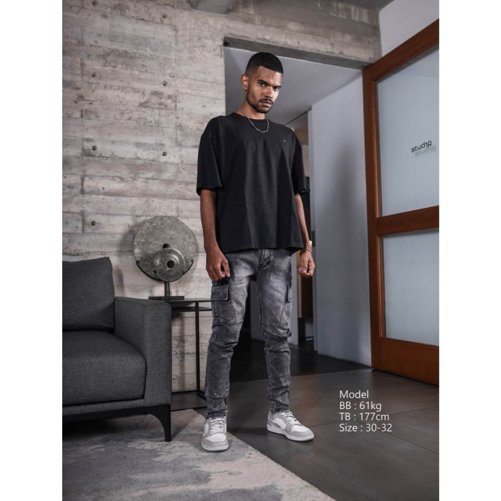Weird Jeans - Cargo Nixon Grey - Celana Jeans Cargo Panjang Pria Slim Fit Strech Warna Abu-Abu Polos - Image 2